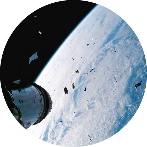 Kosmick&eacute; smet&iacute; (ilustračn&iacute; foto)